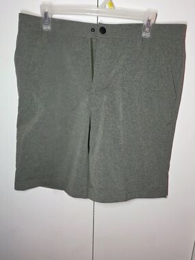 G.H. Bass & Co. Men's Olive Green Flat-Front Shorts